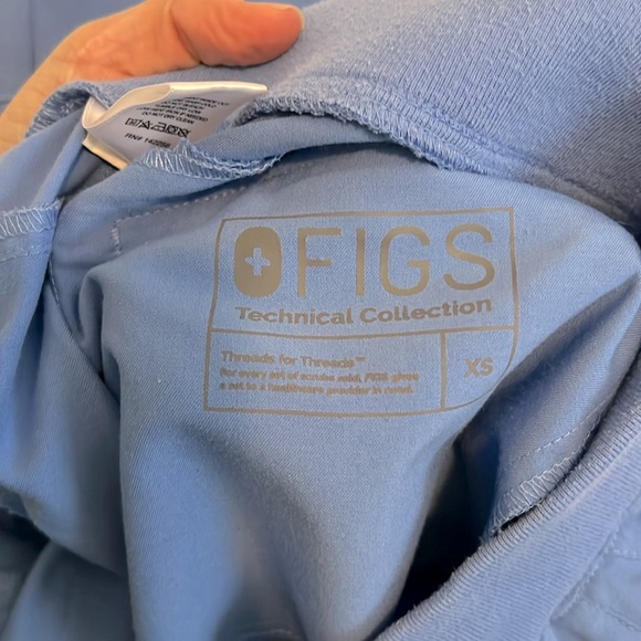 Figs blue scrub set. PO# 1805 and PO# 1383 - Picture 9 of 11